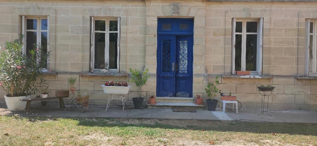 Chateau Monichot Organic Vineyard Tauriac  Buitenkant foto